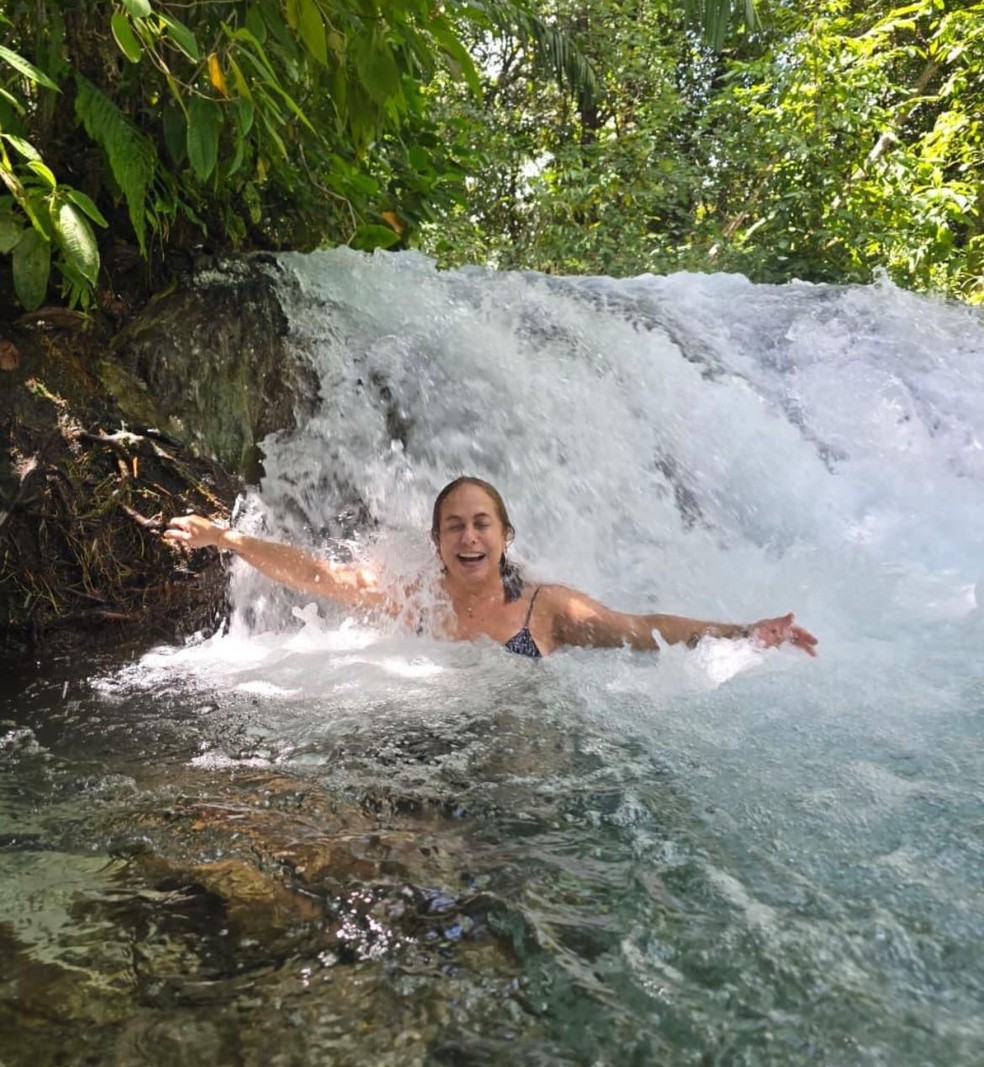Cissa Guimarães posa de biquíni em cachoeira no Jalapão e rouba a cena — Foto: Reprodução/Instagram