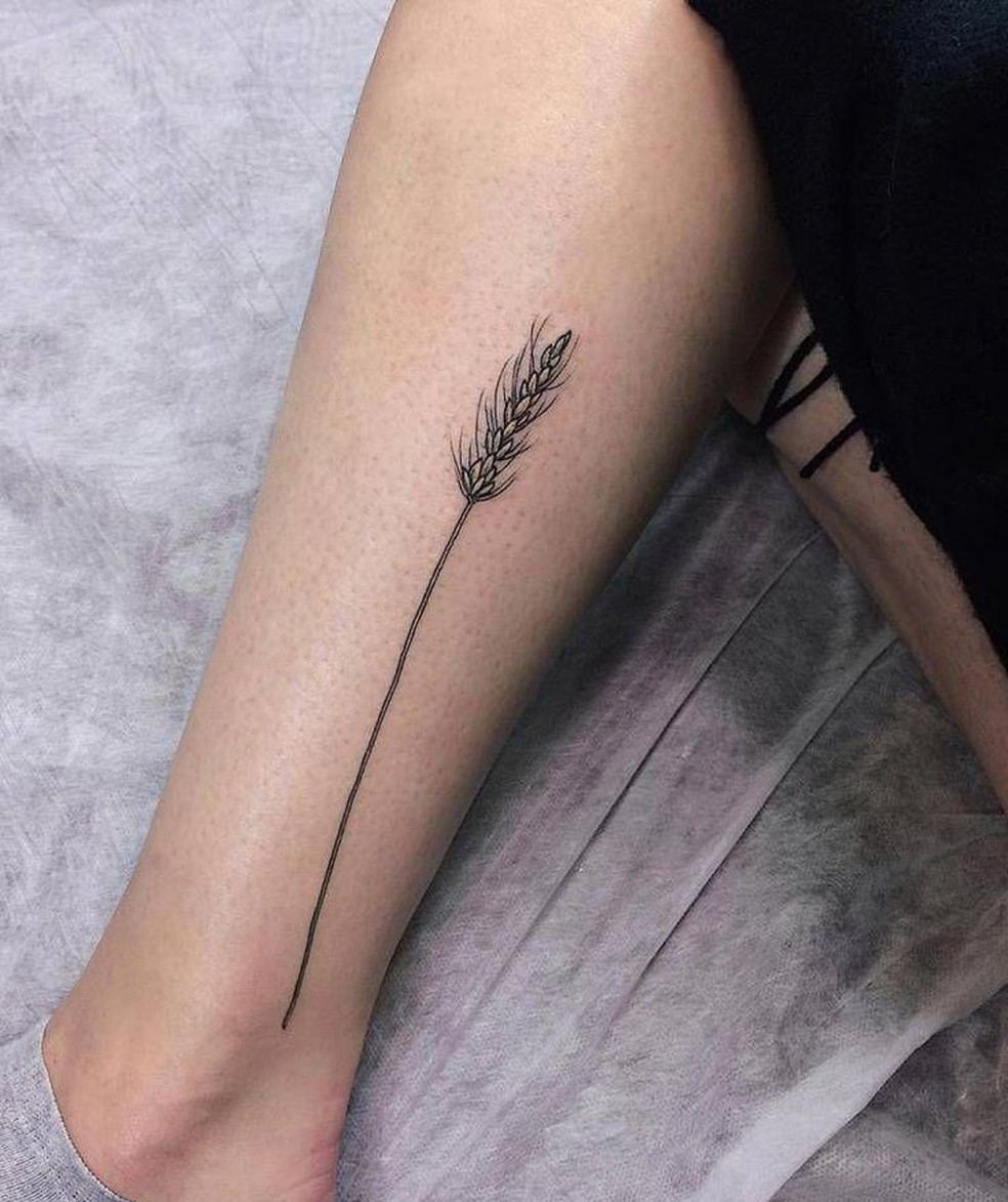 Pernas: Uma espiga de trigo, remetendo à fartura. — Foto: Reprodução/Pinterest