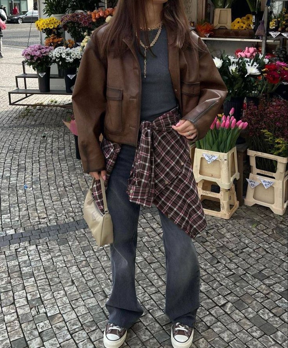 Já imaginou usar camisa xadrez marrom no seu look? que tal explorar ainda mais a cor? — Foto: Reprodução/Pinterest