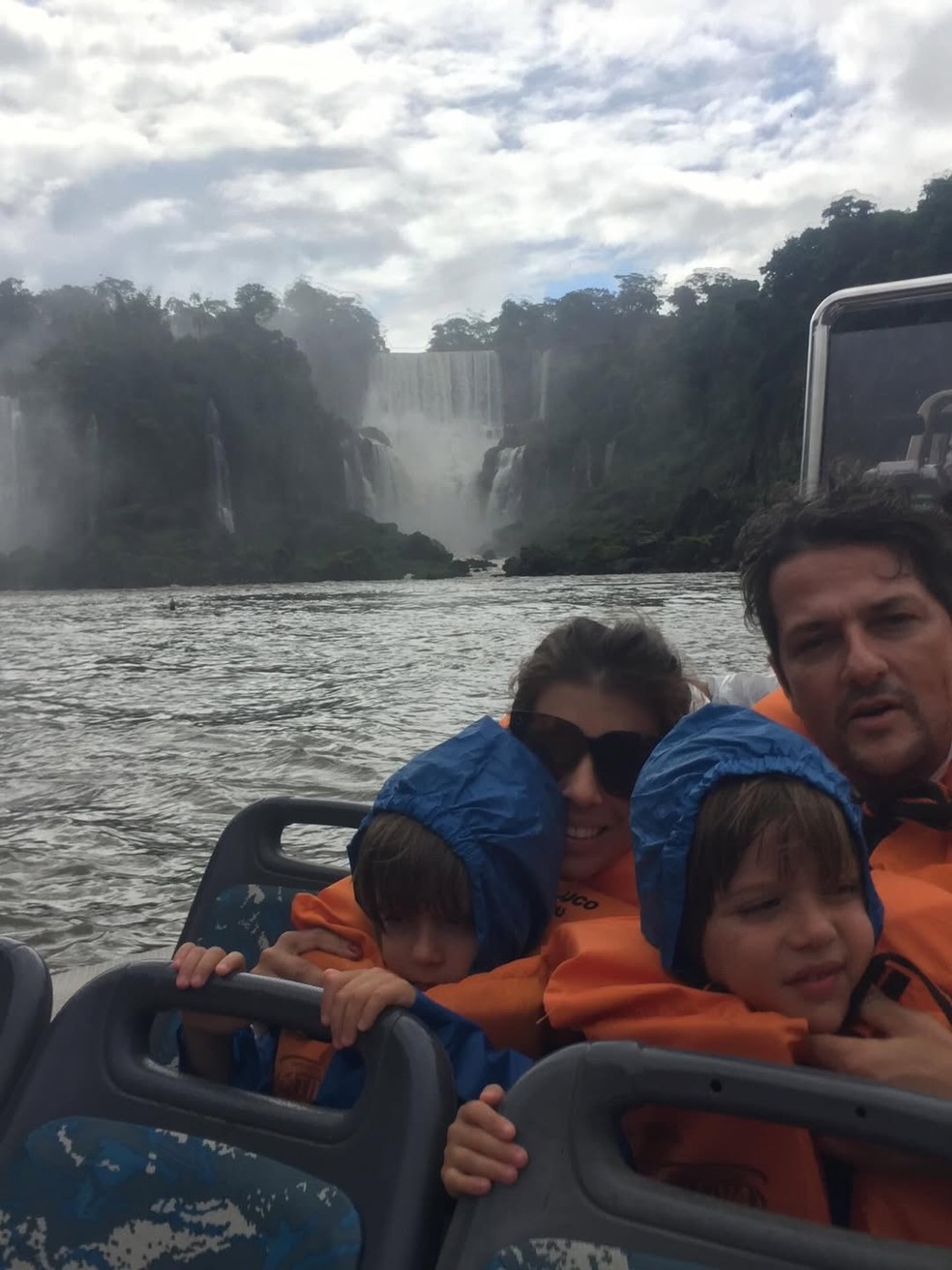 Gêmeos de Roberta Fernandes e Marcelo Serrado comemoram aniversário — Foto: Reprodução/Instagram