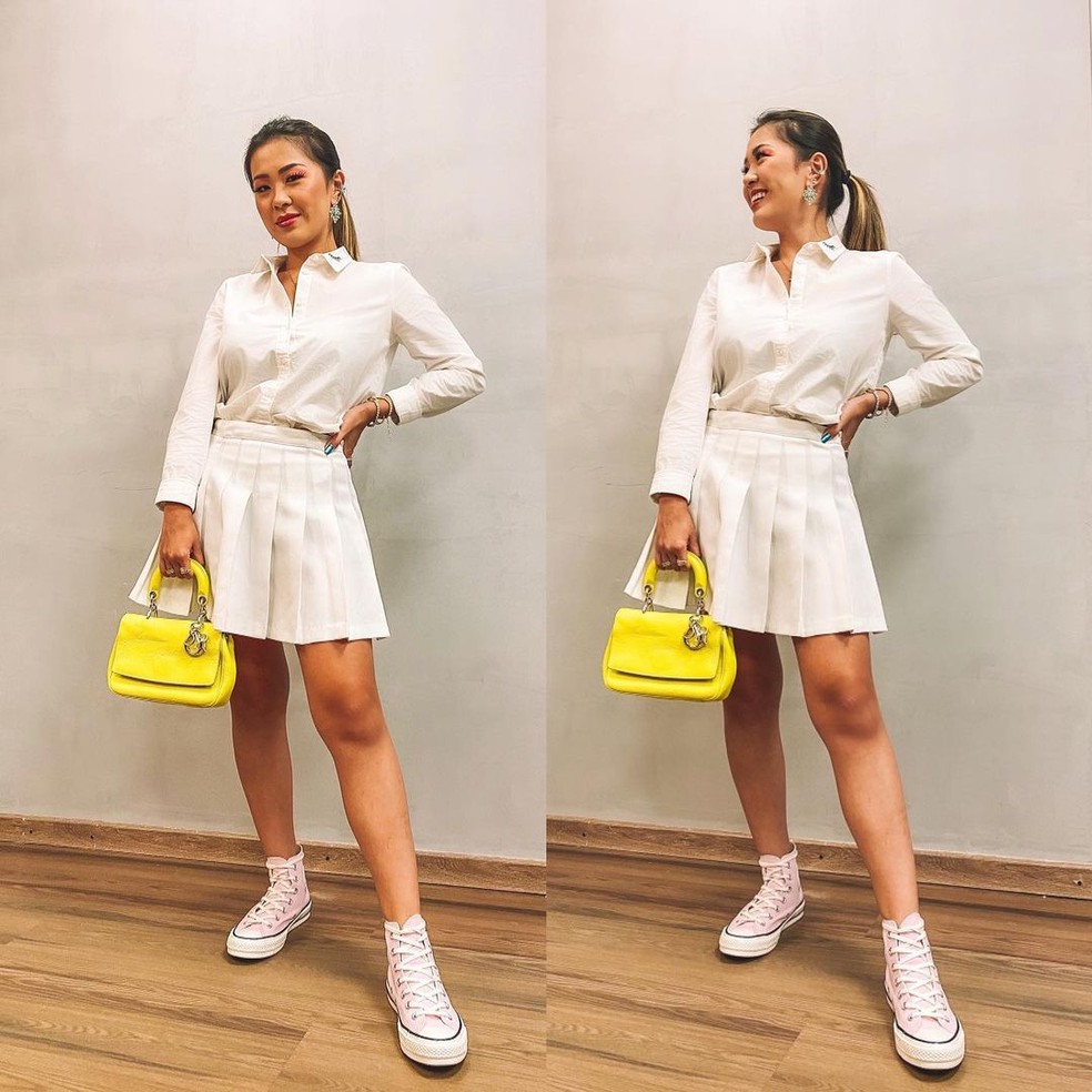 A mistura do casual com o elegante traz uma vibe descolada, perfeita para quem quer fugir do óbvio — Foto: Reprodução/Instagram @karolbabadeira