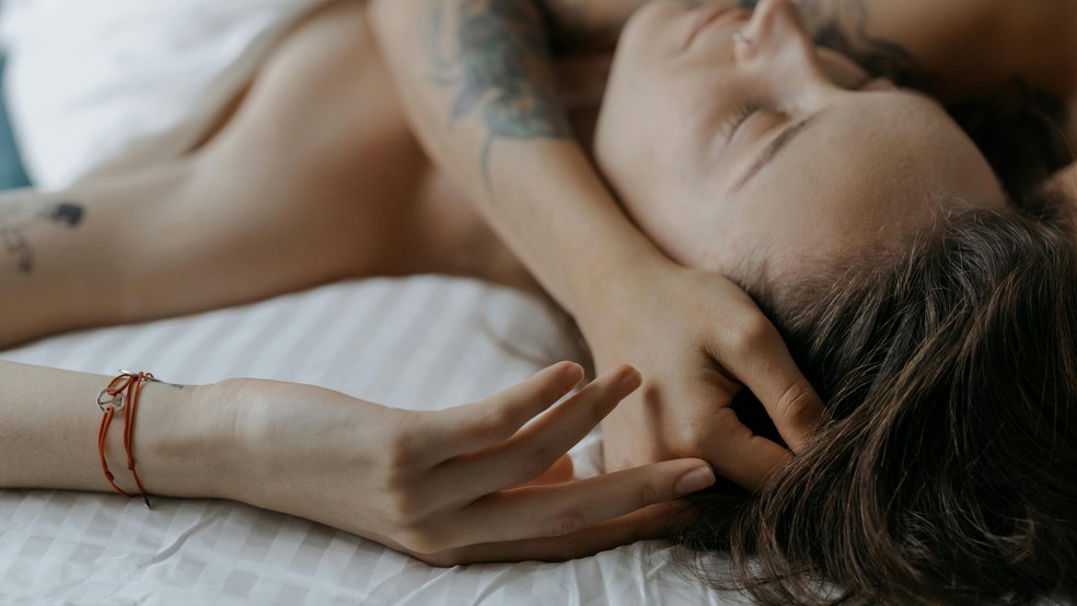 A Sinastria entre os signos pode te ajudar a entender o comportamento do seu par entre quatro paredes — Foto: Reprodução/Pexels