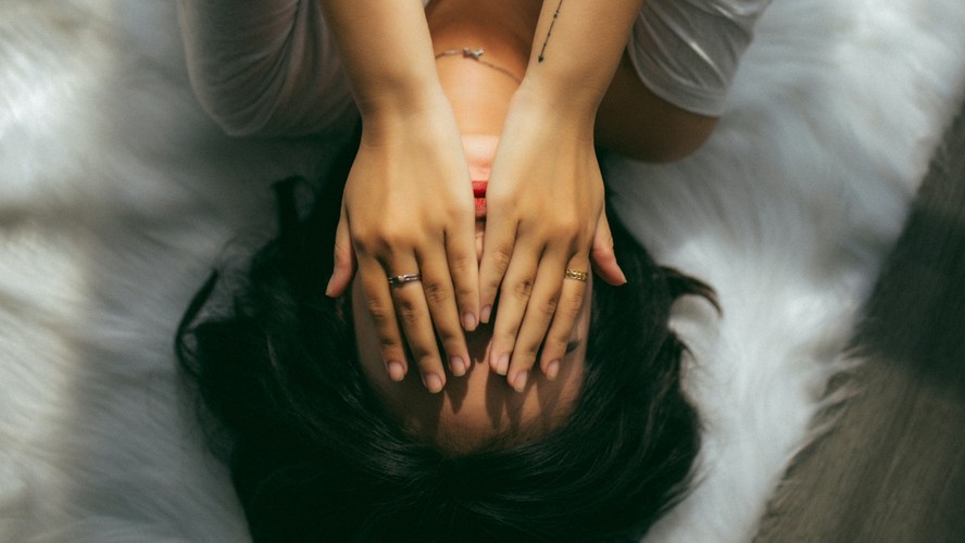 Mulheres descobrem traição do parceiro por detalhes surreais
