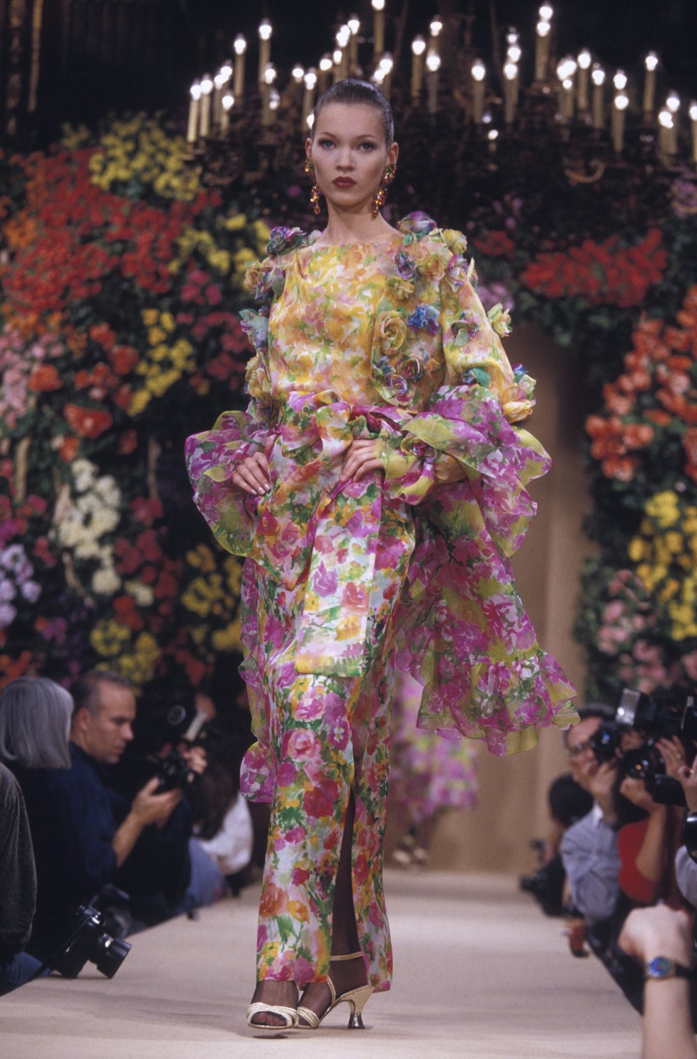Momentos inesquecíveis da alta-costura: Saint Laurent — Foto: Getty