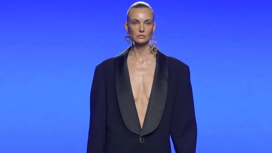 Desfile Schiaparelli, coleção verão primavera 2025, Semana de Moda de Paris