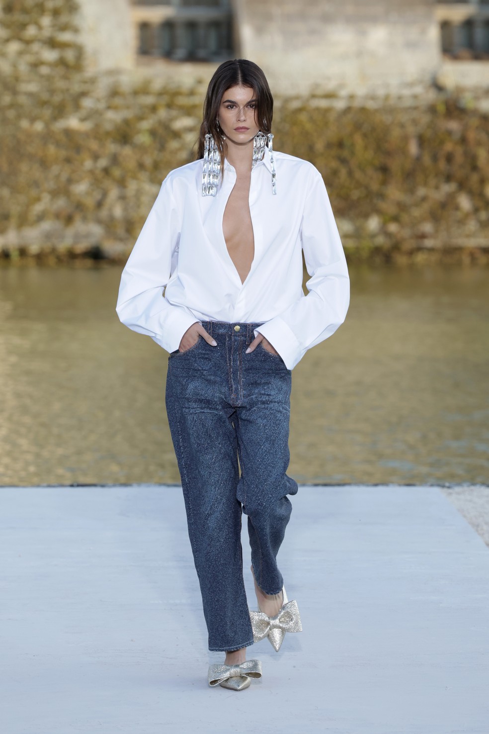 Valentino leva jeans para alta-costura de forma inusitada e inova na ...