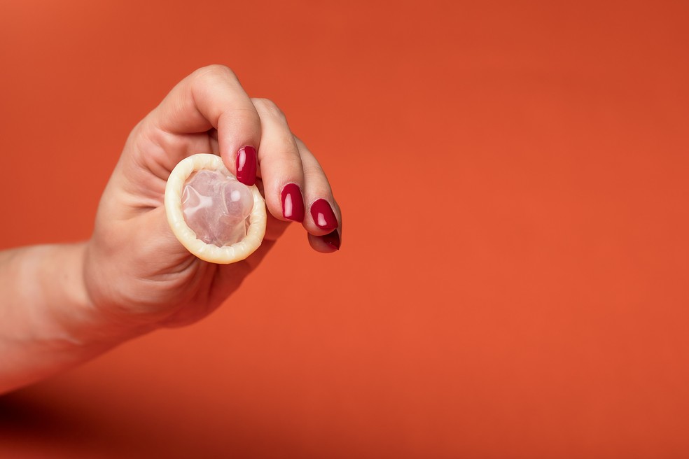 Descubra os tamanhos de camisinha que existem — Foto: Reprodução/Unsplash