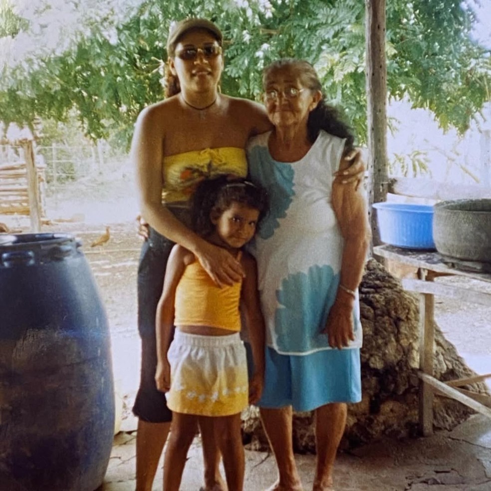 Bella Campos celebra Dia das Mães com Leila e manda recado: 'Suas ...