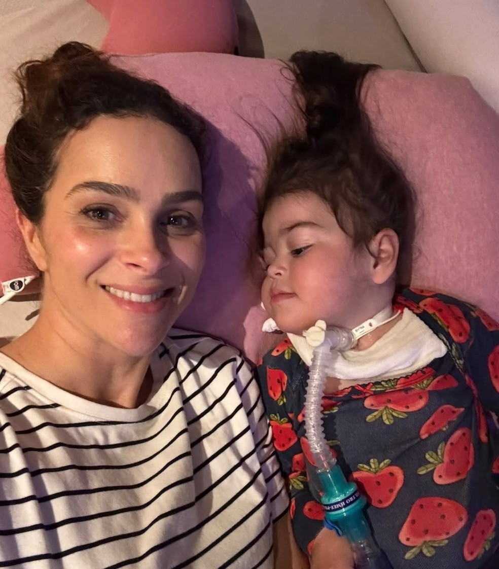 Leticia Cazarré comemora 4 anos da filha, Maria Guilhermina, que tem condição congênita rara: 'Forte e resistente'