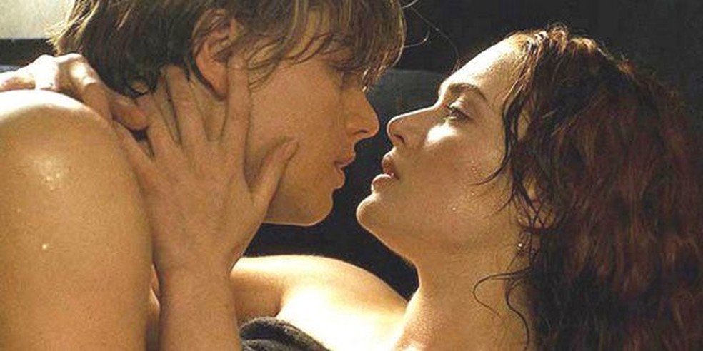 Cena de sexo no carro em Titanic — Foto: Divulgação