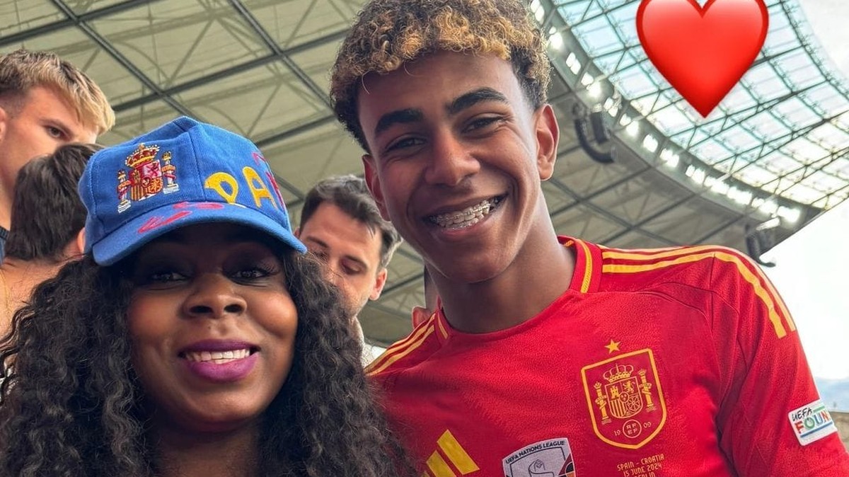 Sheila Ebana, mãe de Yamal, foi a responsável por ele jogar pela