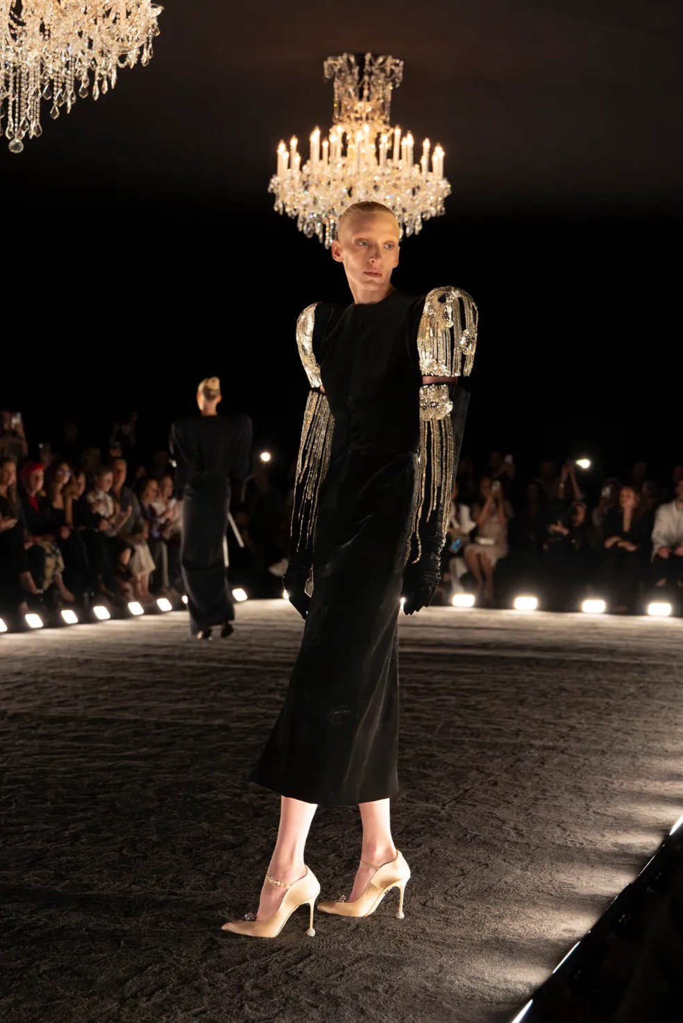 Schiaparelli, alta-costura de outono 2024 — Foto: Schiaparelli