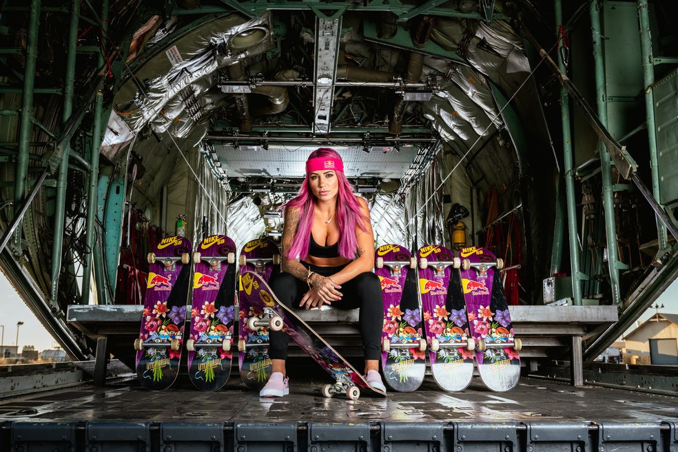 Letícia Bufoni realiza manobra com skate inédita no mundo — Foto: Divulgação