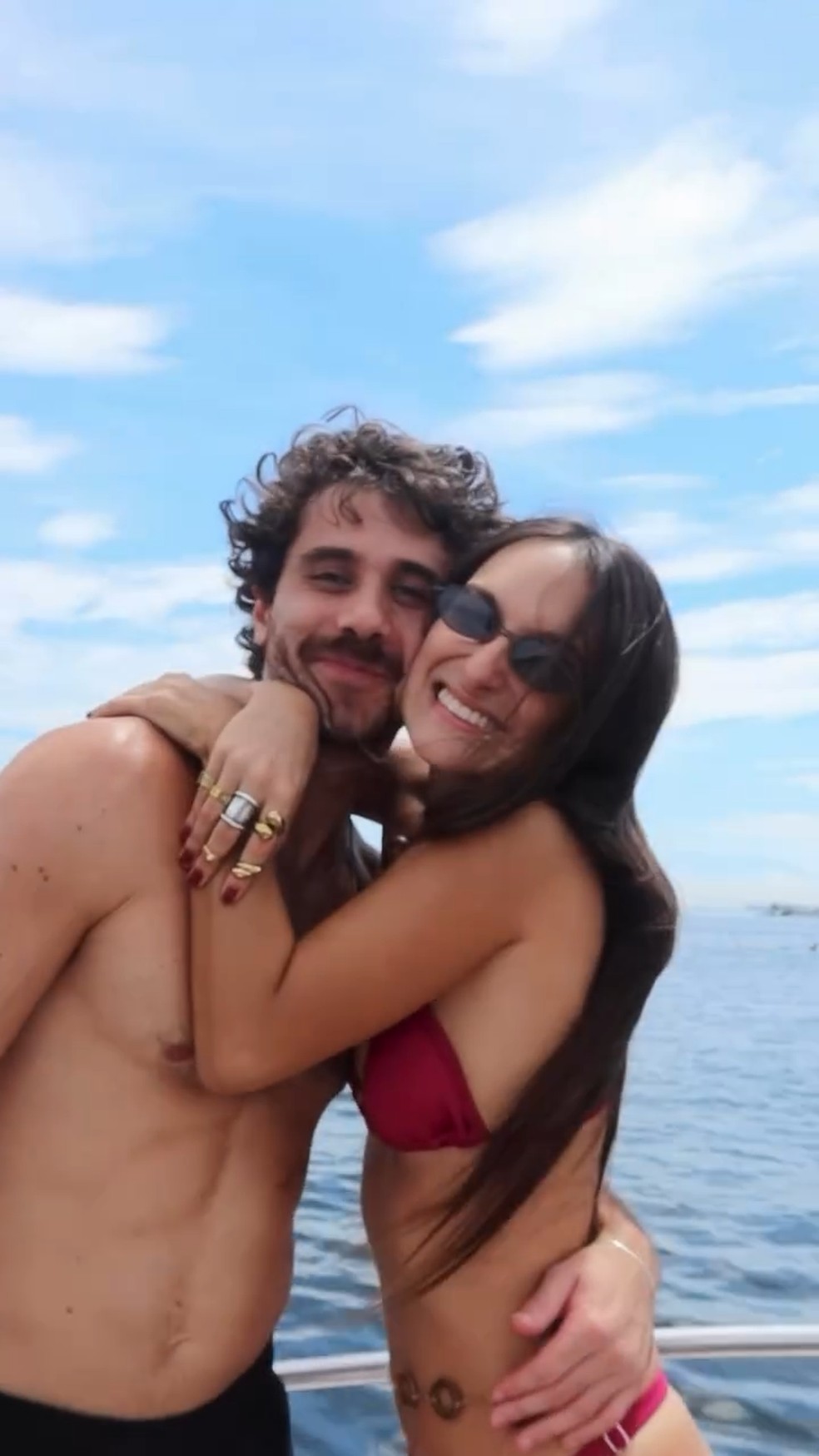 Neta de Helô Pinheiro comemora 29 anos em passeio de barco — Foto: Reprodução/Instagram