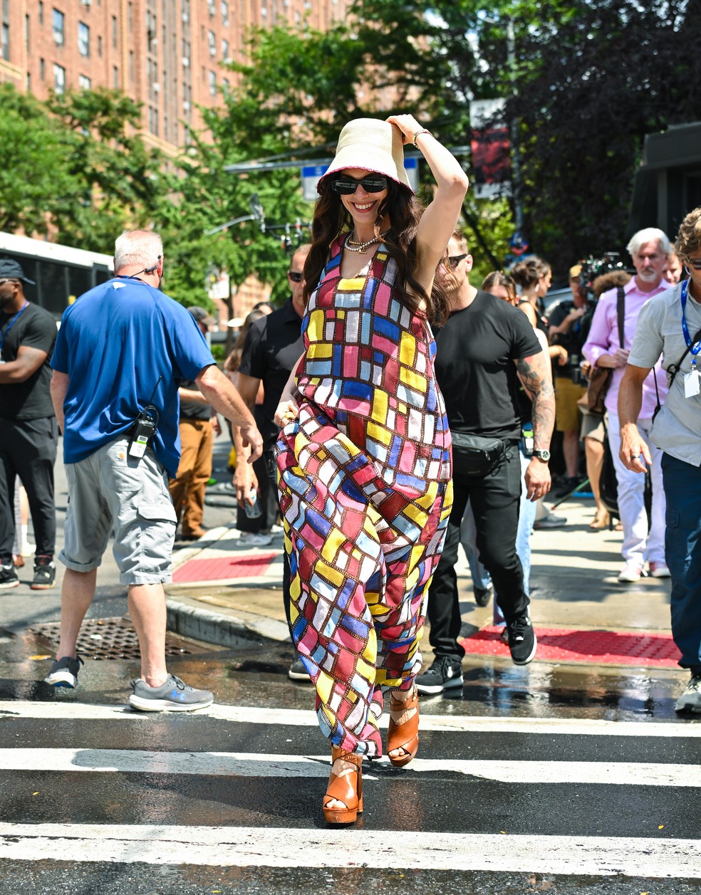 Como 10 tendências que moldaram o figurino de 'O Diabo Veste Prada' aparecem no segundo filme — Foto: Getty Images