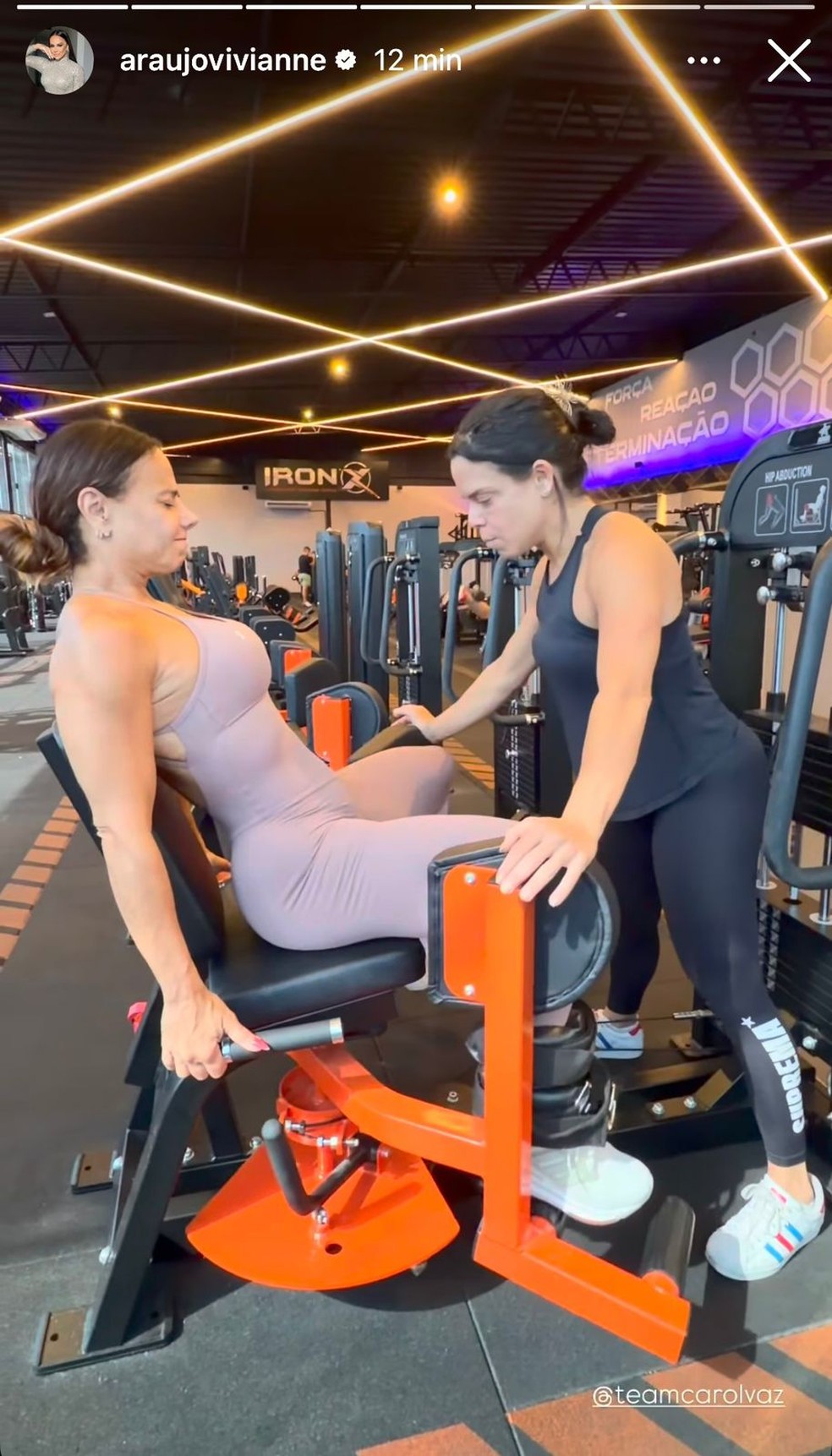 Viviane Araújo compartilha treino de glúteos no sábado — Foto: Reprodução/Instagram