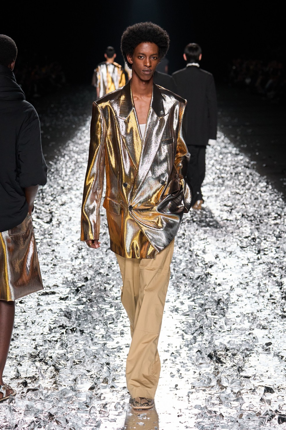 Dries Van Noten, primavera 2025 — Foto: Launchmetrics Spotlight