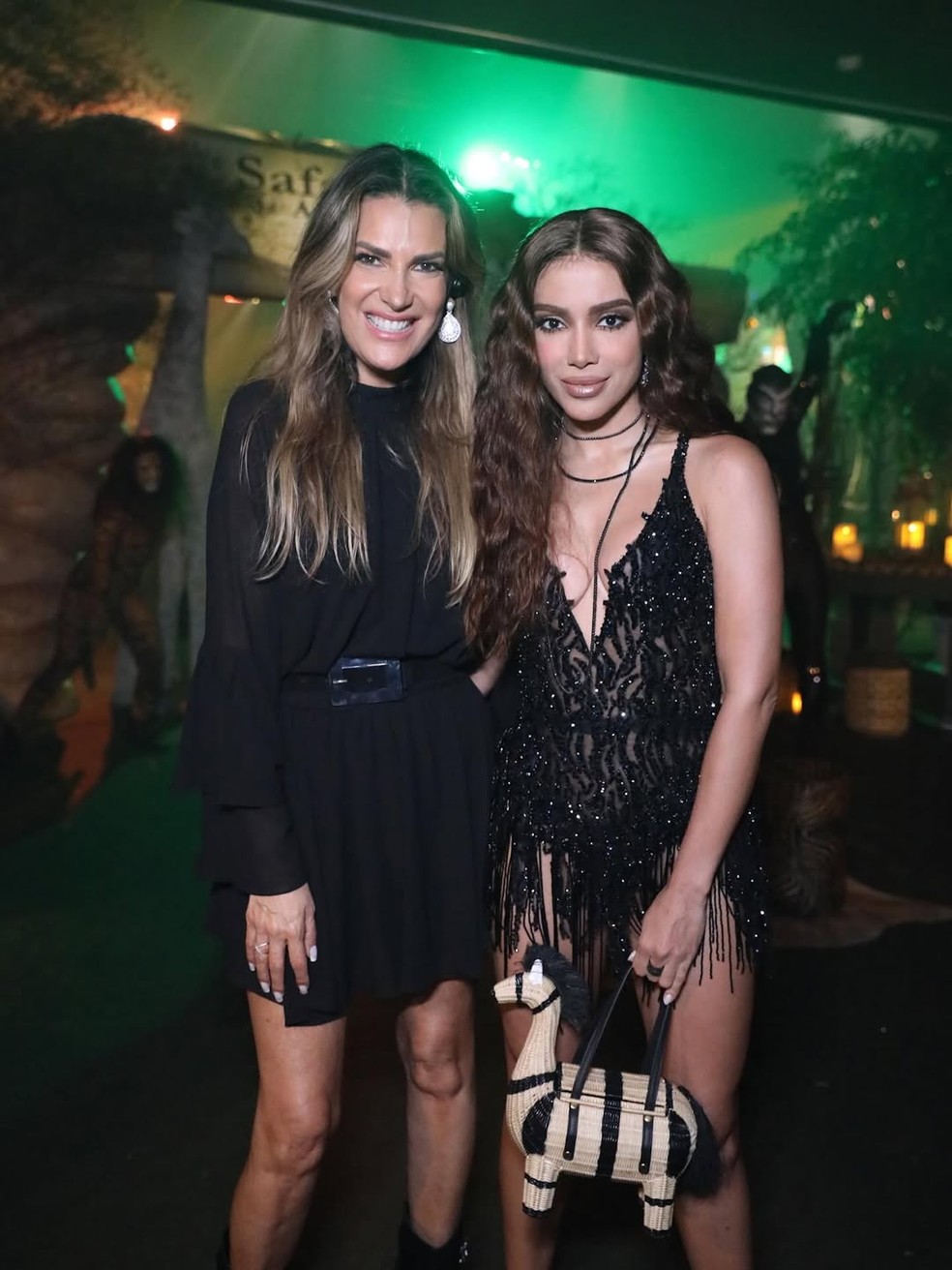 Anitta abre álbum de fotos de aniversário de 32 anos, reunindo muitas celebridades — Foto: Reprodução/Instagram
