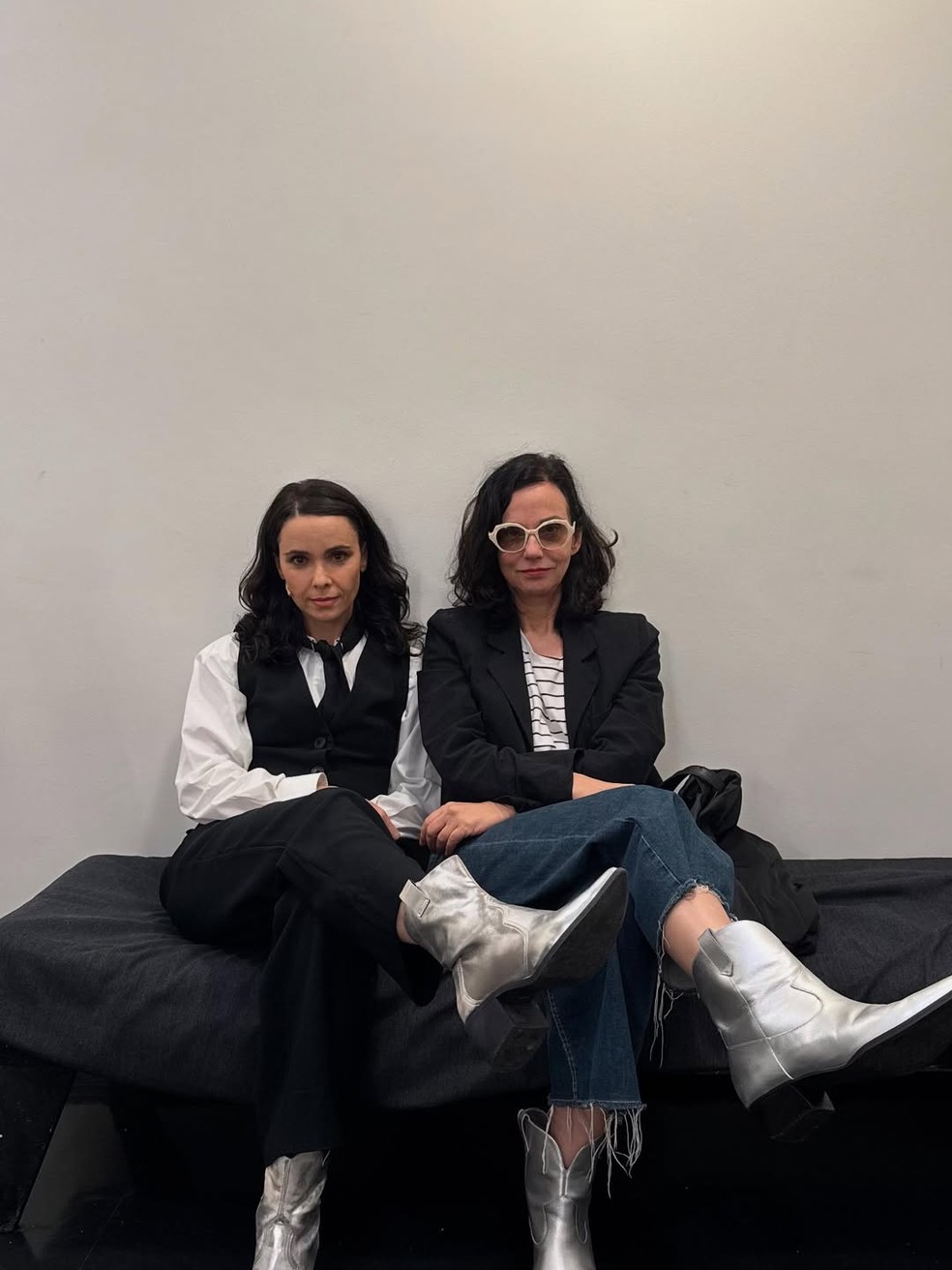 Discreta sobre sua intimidade, Débora Falabella publica foto rara com o ...