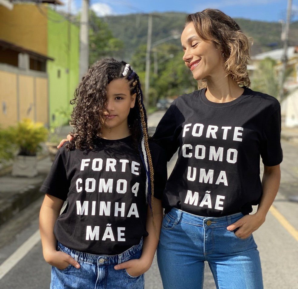 Karla Tenório e a filha, Flor — Foto: Acervo pessoal 