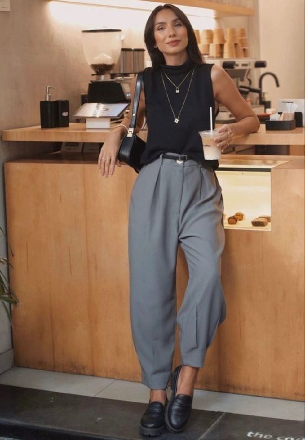Look Para Jantar A Noite Simples