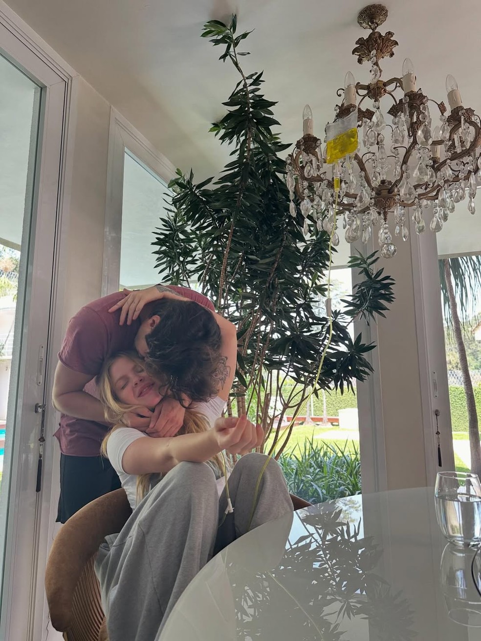 Luísa Sonza comemora 2 anos de namoro reservado com médico português Luis Ribeirinho — Foto: marieclaire