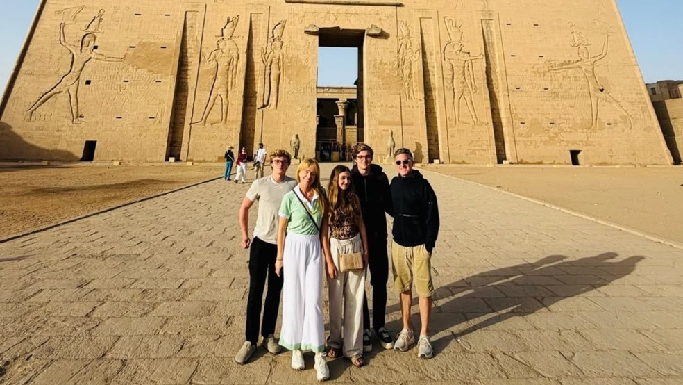 Angelica e Luciano Huck com os filhos — Foto: Reprodução/ Instagram @angelicasky