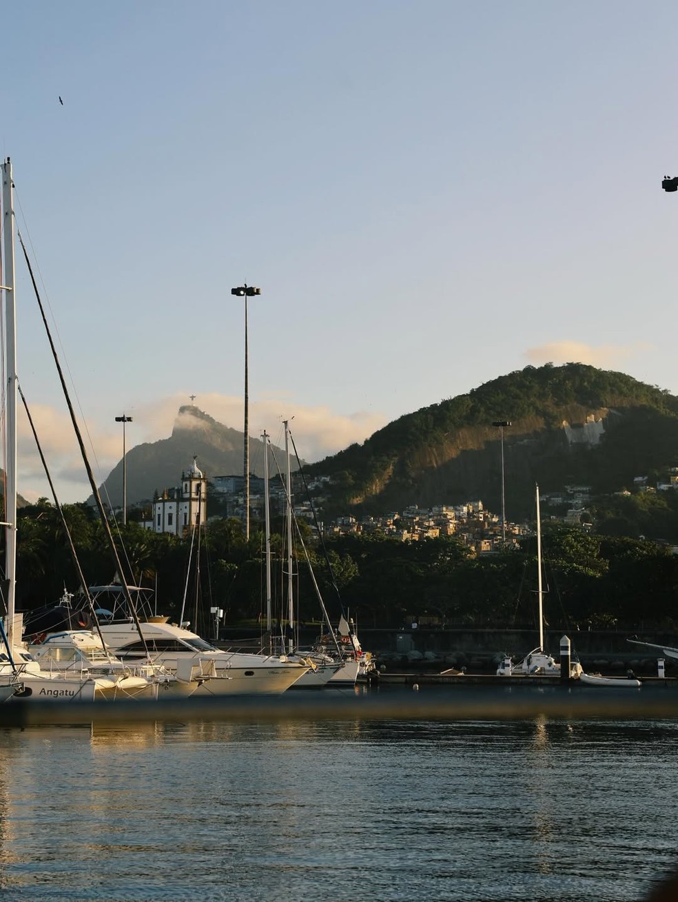 De biquíni verde, Bella Campos revela registros curtindo passeio de barco no Rio de Janeiro e arranca elogios — Foto: Reprodução/Instagram
