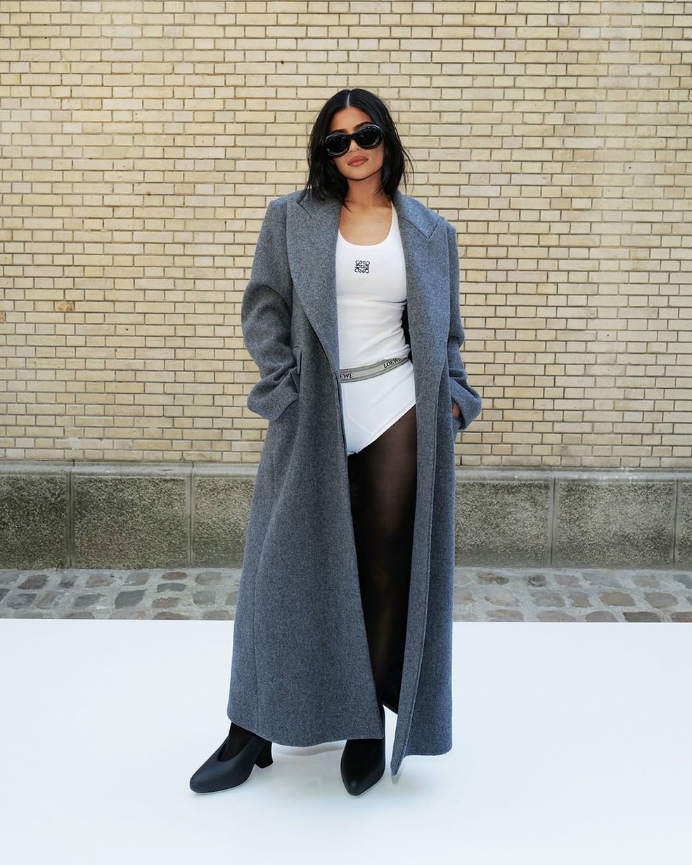 Kylie Jenner veste regata Loewe — Foto: Reprodução/Instagram @loewe