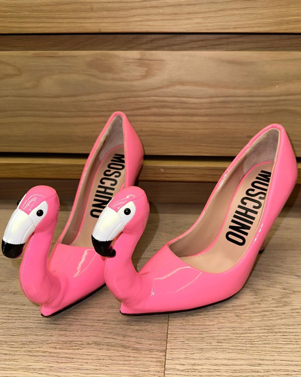 Sabrina Sato mostrou seu sapato da Moschino com detalhe de flamingo — Foto: Reprodução Instagram