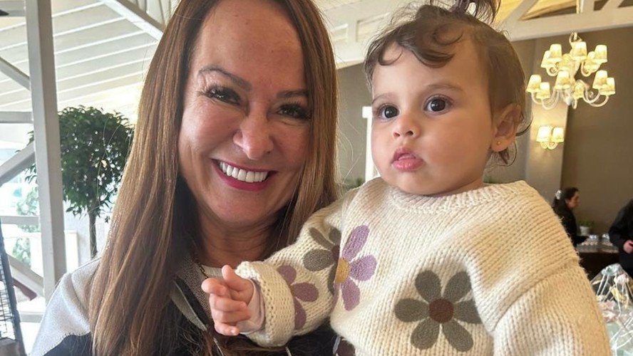 Nadine Gonçalves, mãe de Neymar, celebrou aniversário de um ano da neta, Helena
