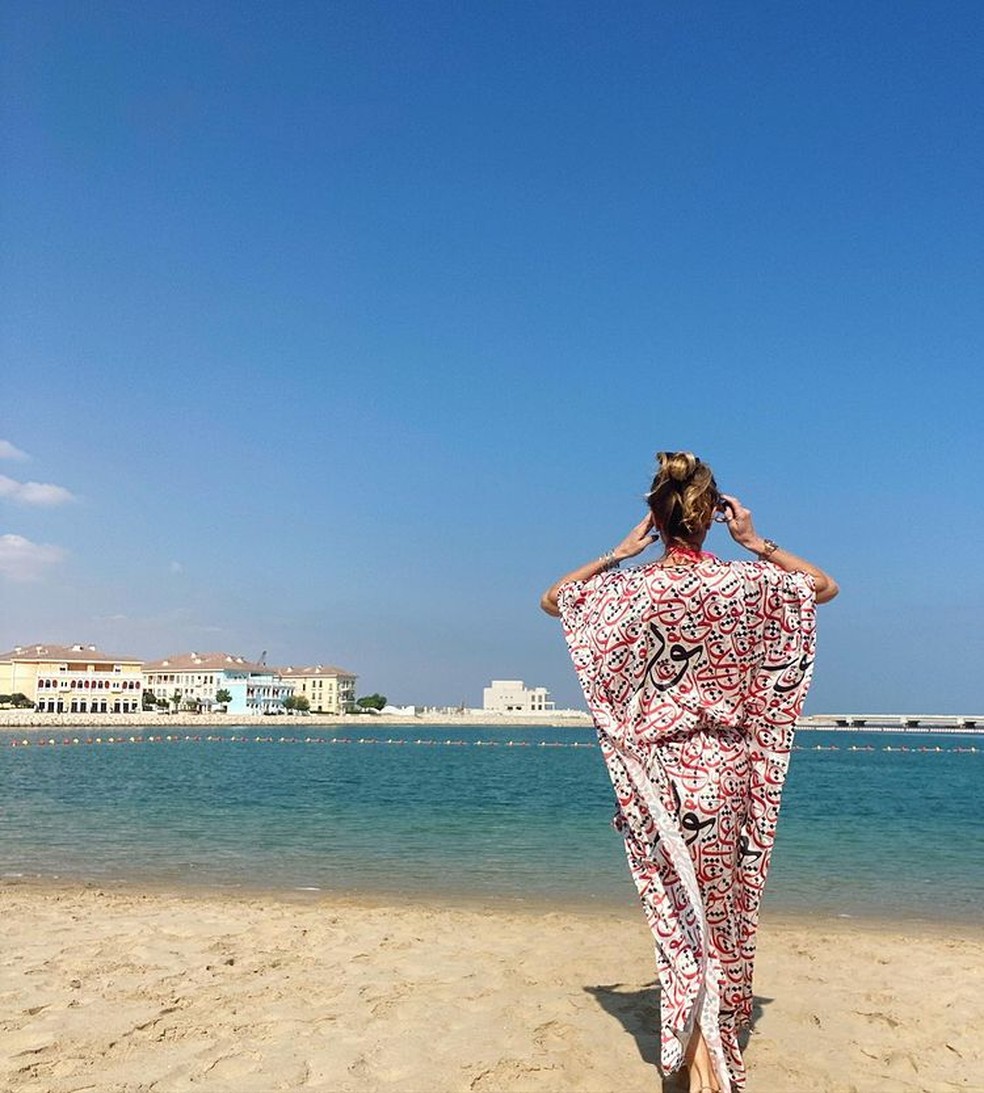 Desirée Soares curte dia de sol em praia no Catar e ganha elogios — Foto: Reprodução / Instagram