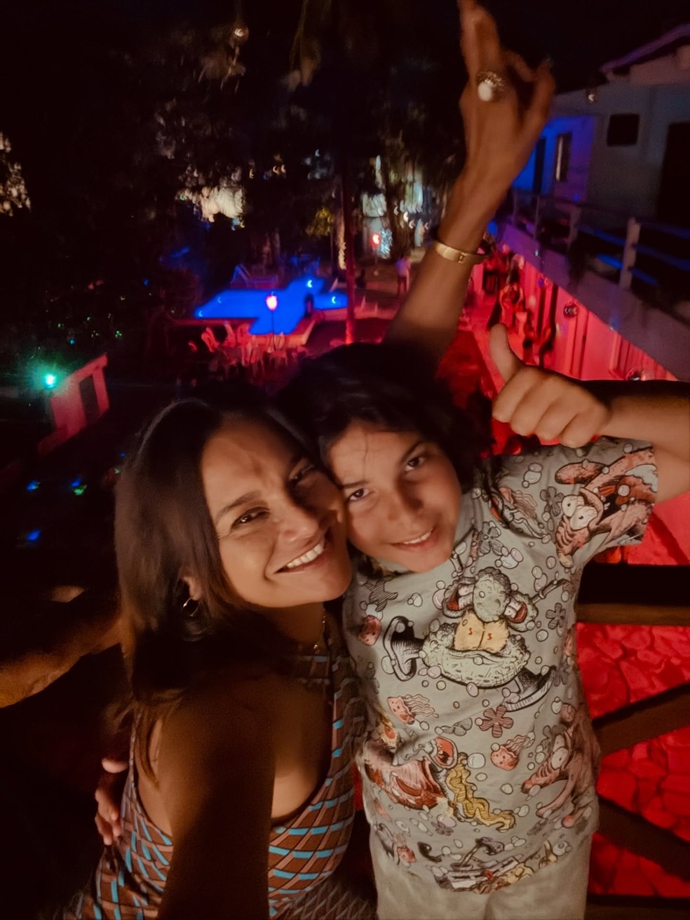 Dira Paes comemora os 18 anos do filho: 'Me belisquem que acho que estou sonhando' — Foto: Reprodução/Instagram