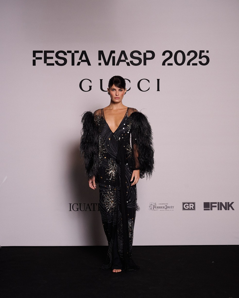 Isabeli Fontana — Foto: Leca Novo