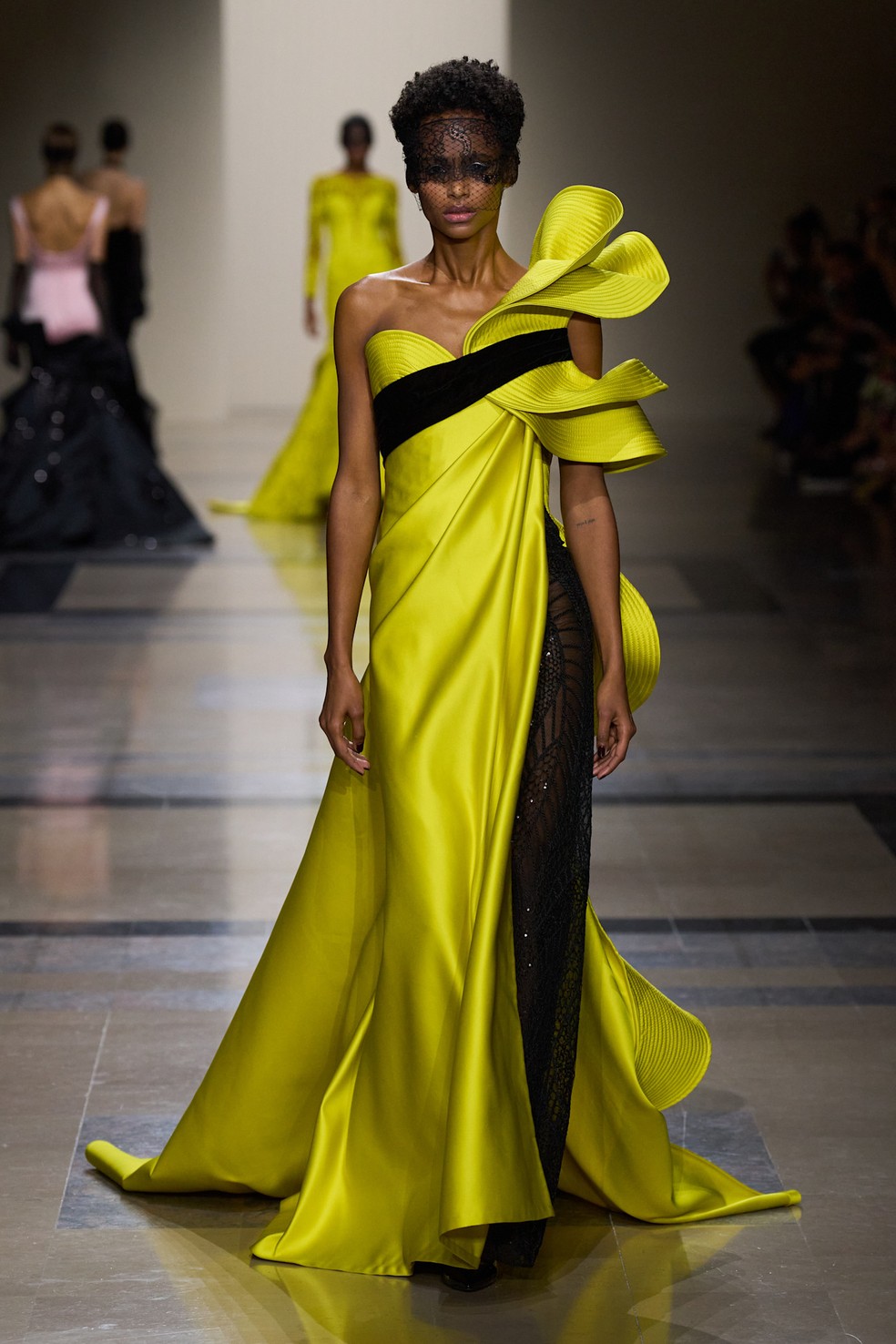 Georges Chakra, alta-costura de inverno 25 — Foto: Divulgação