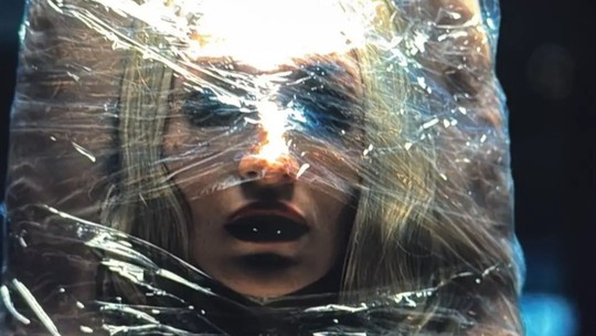 Mumificação: fetiche que aparece em cena de Euphoria é prática do universo BDSM, mas traz riscos Mumificação: fetiche que aparece em cena de Euphoria é prática do universo BDSM, mas traz riscos