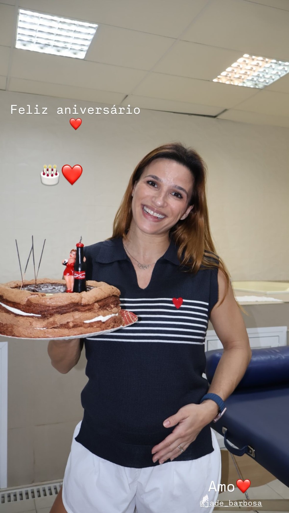 Grávida, Jade Barbosa completa 34 anos e ganha surpresa de colegas da ginástica olímpica — Foto: Reprodução/Instagram