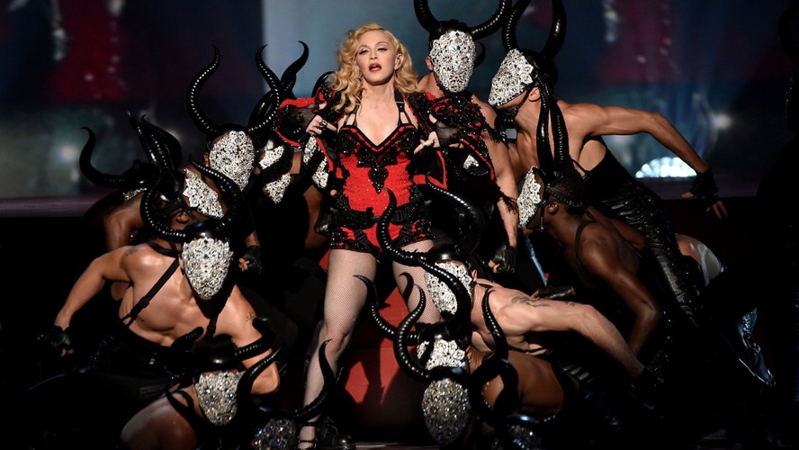 Relembre as apresentações mais sensuais do Grammy; na foto, Madonna