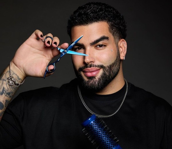 Cabelereiro que viralizou dançando no TikTok fala sobre boom na carreira 'Demanda triplicou'