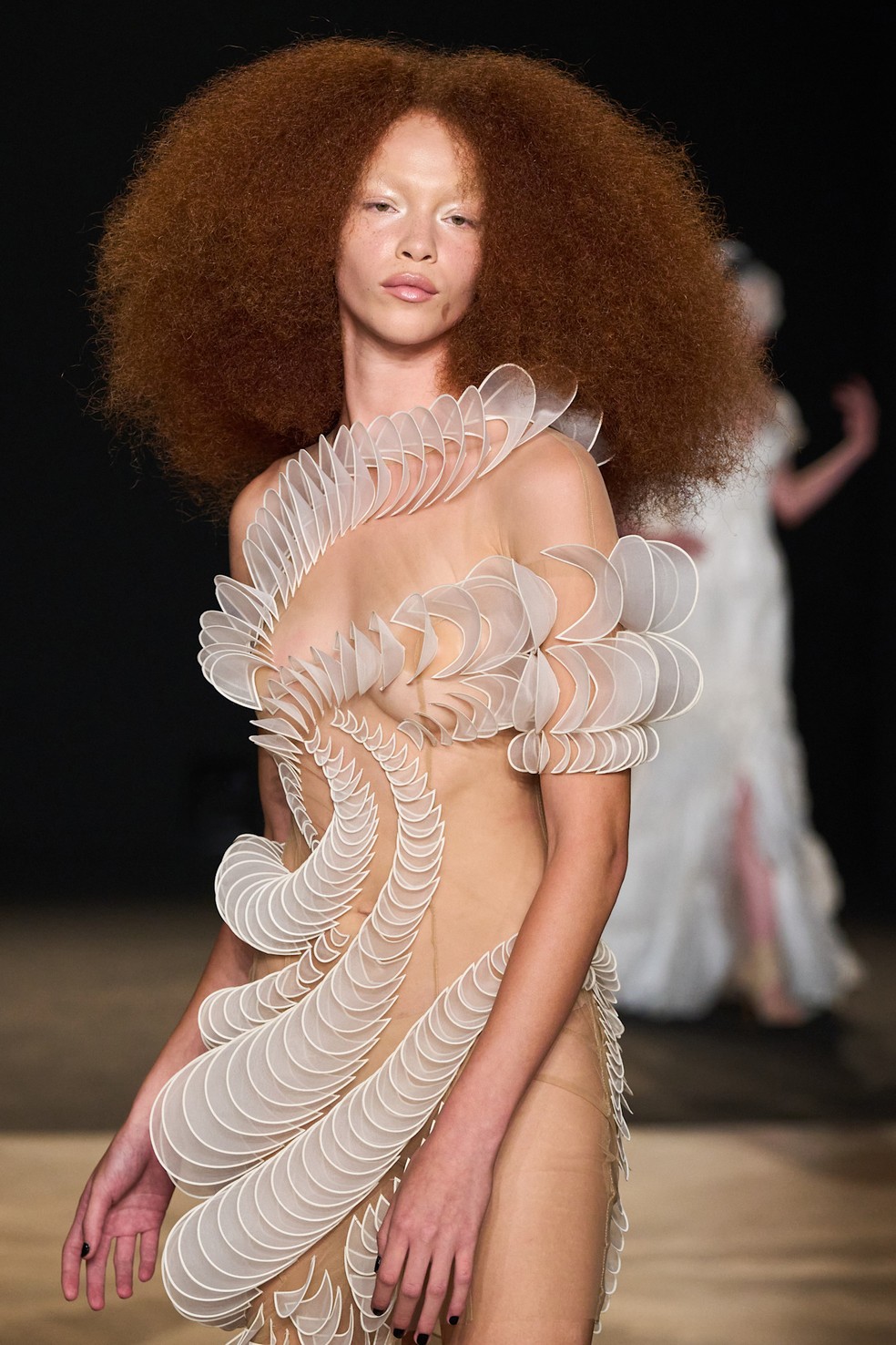 Iris van Herpen, alta-costura de inverno 25 — Foto: Divulgação