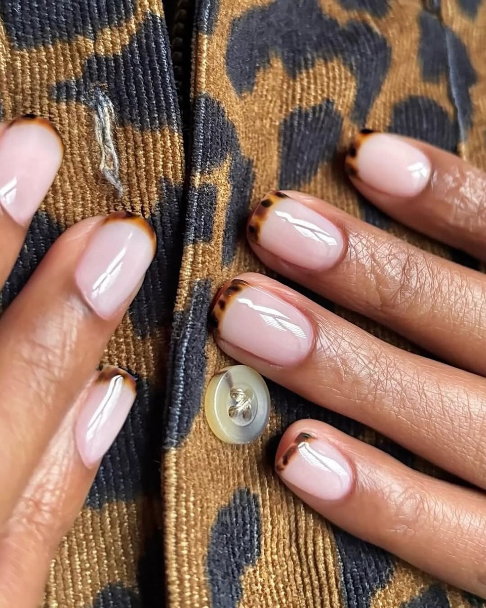 Animal print nas unhas — Foto: Reprodução Instagram @polishedbylolo