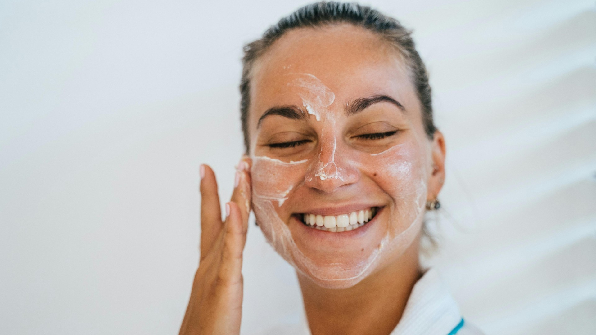 8 produtos elogiados para proteger seu rosto dos raios solares