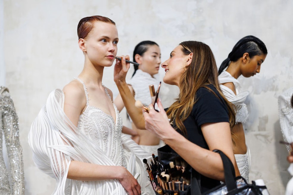 Backstage da Paris Fashion Week, em julho deste ano — Foto: Richard Bord/Getty Images