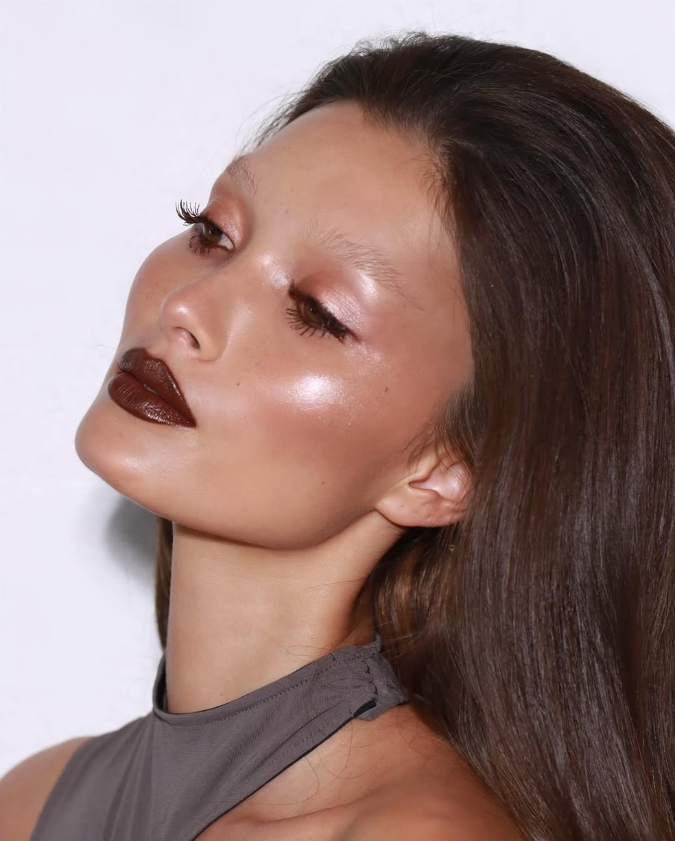 Marrom quente — Foto: Instagram @nikki_makeup