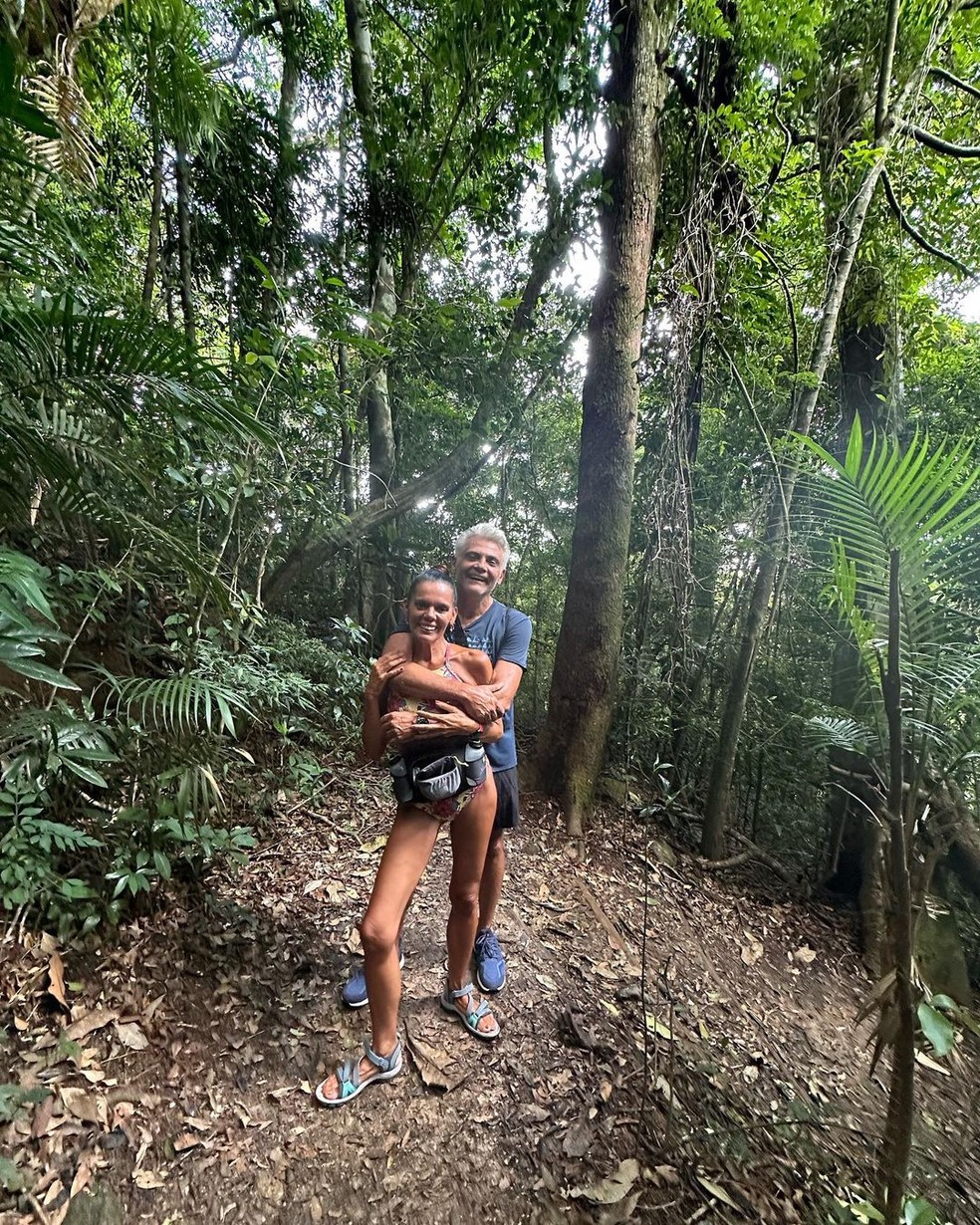 Tarcísio Filho surge em fotos com  Mocita Fagundes em trilha no RJ — Foto: reprodução/instagram