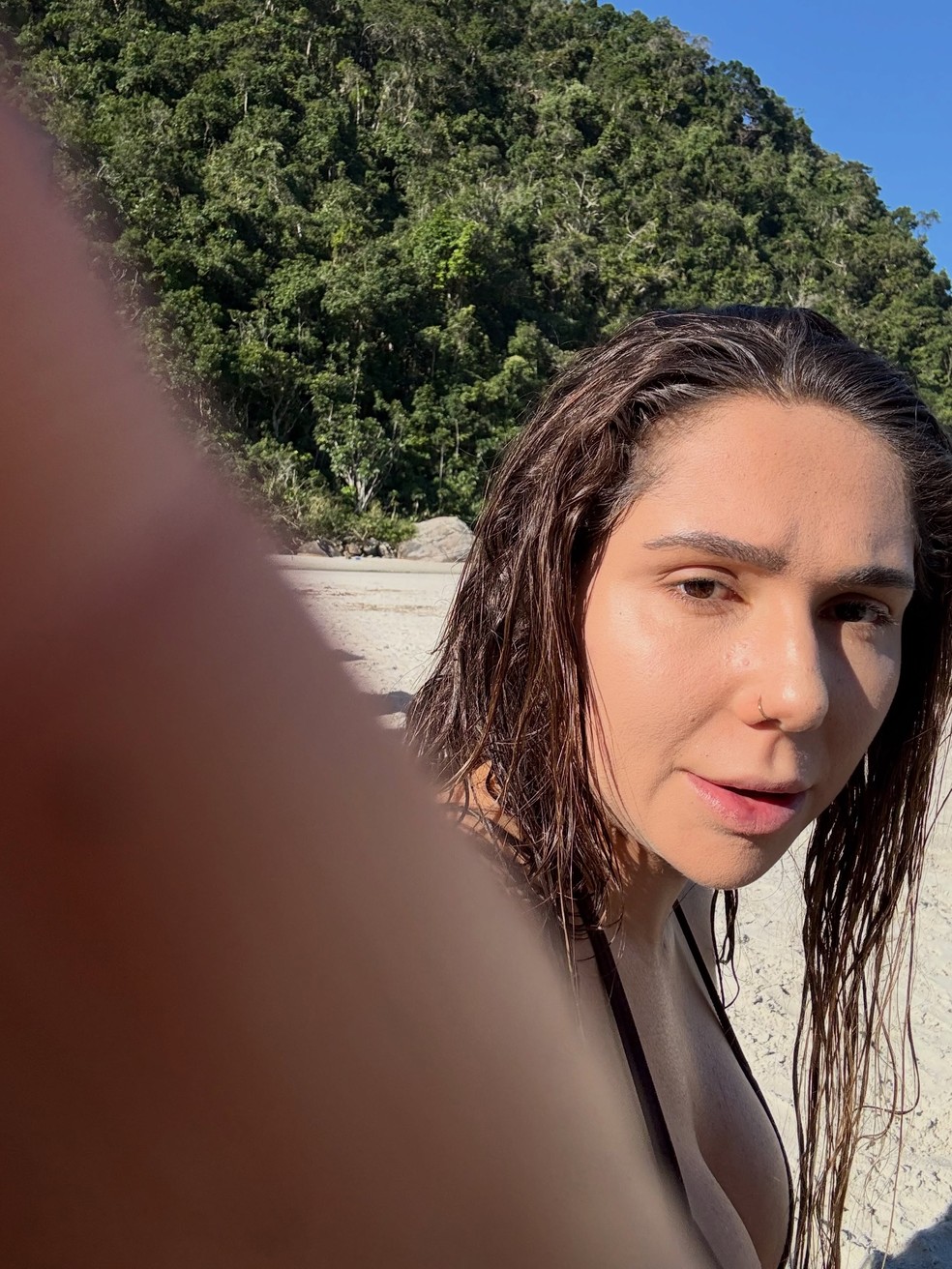 Carolina Portaluppi faz selfie — Foto: Reprodução/ Instagram @carolinaportaluppi