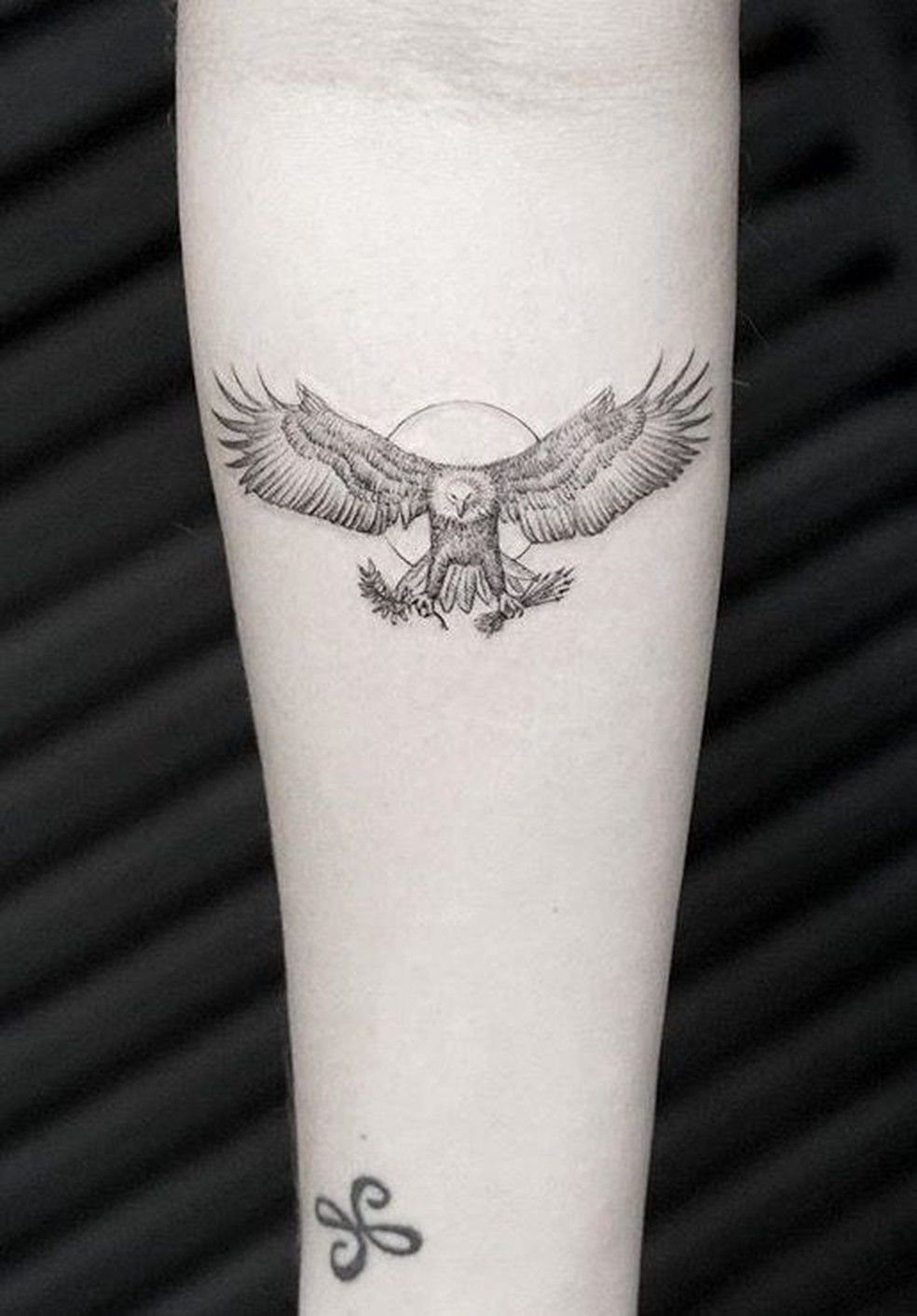 20 Tatuagens de águia para se inspirar e demonstrar força e coragem!