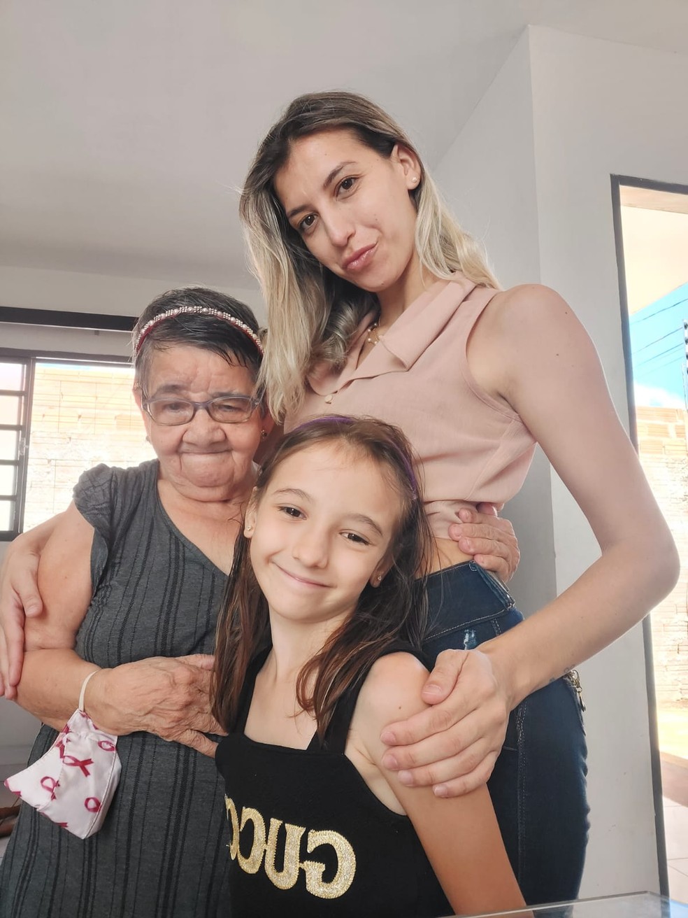 Glaucia Santos e suas filhas — Foto: Arquivo pessoal