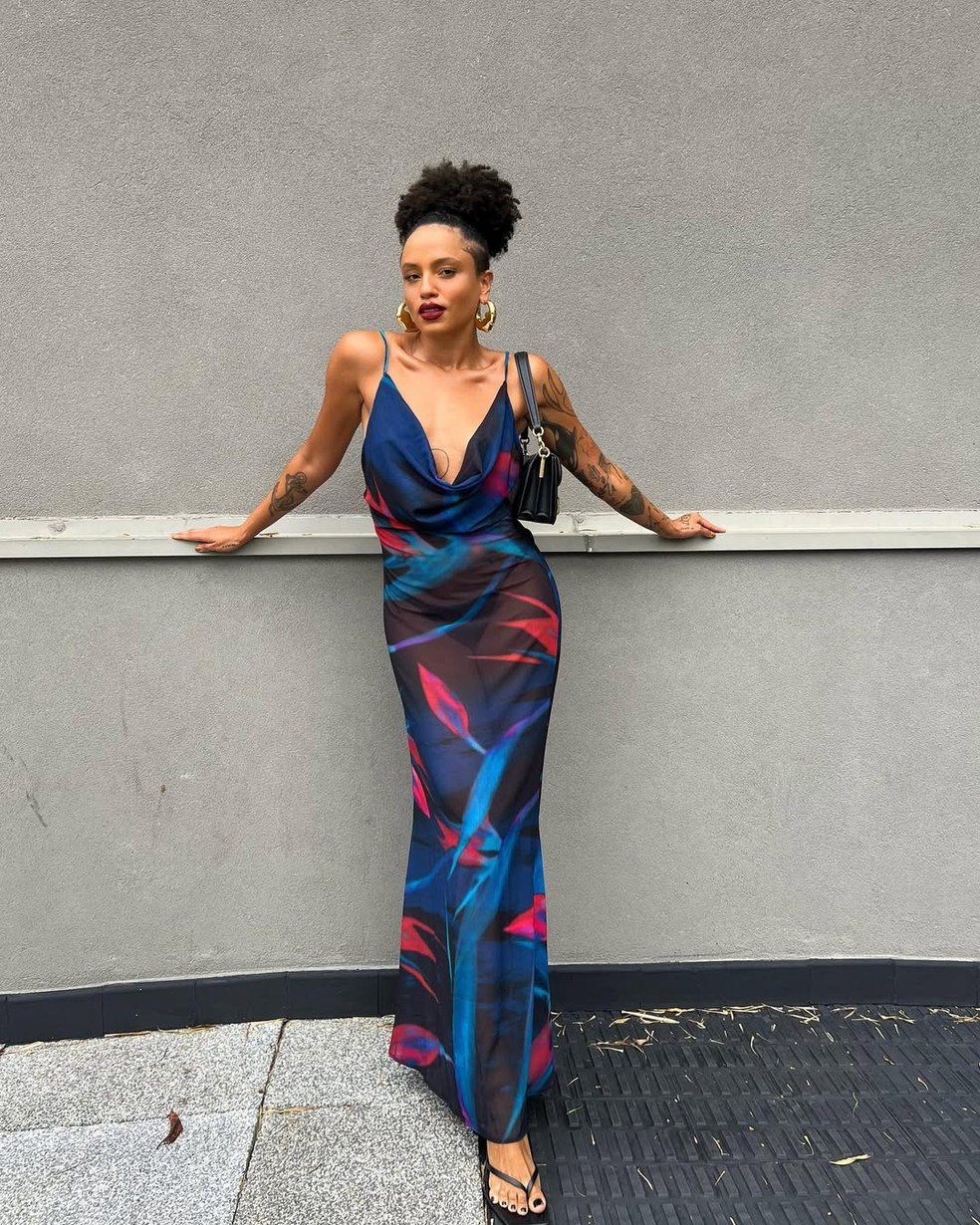 O slip dress é uma das peças chave para o verão — Foto: Reprodução/Instagram @prettamesmo
