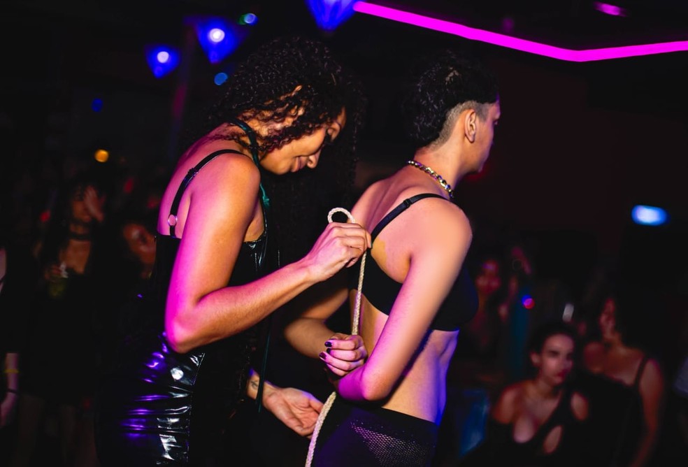 Lunna Queen em uma de suas sessões de bondage — Foto: Reprodução/Acervo Pessoal